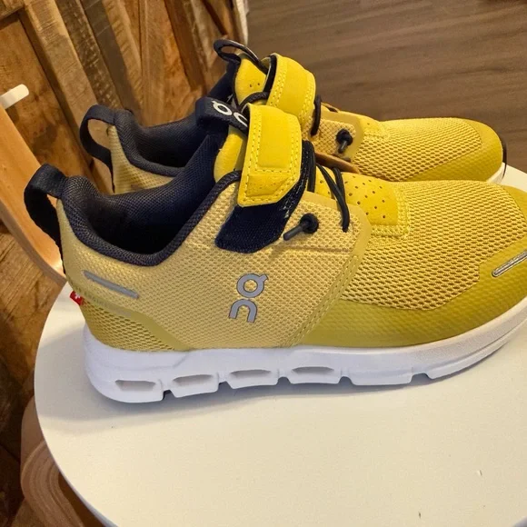 On Running Kids Bright Yellow Sneakers - Picture 2 of 3